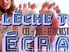 Vends-ta-culotte - virjine vagina and CEI for a foot fetishist by a luscious French woman