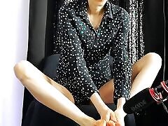 Oiling My Feet Asmr