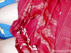 Hijab girl squirming while puffing