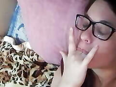 strofinando il mio clitoride e diteggiatura mia figa