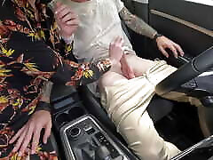 Outdoor HandJob with Cumshot in Car At Busy Park !