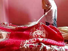 Pathan begwwww com Owner Kam wali maid ke samne apna lund hila rahe hai