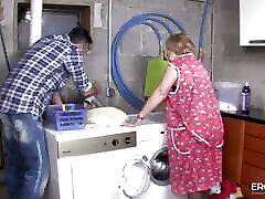 Hardcore virgin sex teens with granny in the washroom