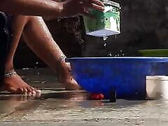 My elder brother&039;s housewife is bathing in the open bathing house outside the house in the village, desi sister-in-law, my sister-in-law is bathing naked even after opening all the clothes.