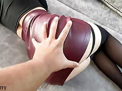 My stepsister didn&039;t wear panties on purpose, so I couldn&039;t resist her huge ass! How can this be!