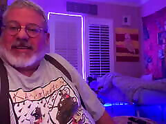 Wide Bear Feet and Huge Load