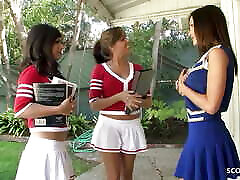 Two best Friends seduce Virgin Teen next Door to First tante lagi mandi indo Sex in FFF Threesome to Orgasm