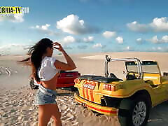 Ayarla Sousa, a 20-year-old brunette with a perfect body and a pussy for the reality show California: after an exciting buggy ri