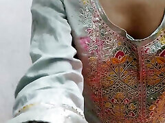 Desi girl ko paise dekar hotel me pela