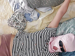 nieprzyzwoite seksowne milfy próbuje nagich ubrań. latynoski mom son history busty cipka próbuje na ubrania w łóżku