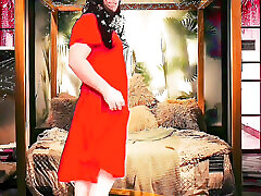 ragazzo a ragazza shemale gonna blu gambe bianche