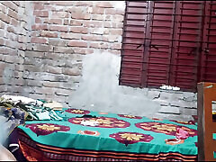 Desi youmg girl solo