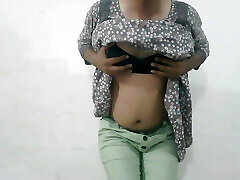 I am a crossdresser who plays with a big penis.