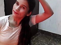 Chachi ko wife samjh kar big butt scat squurt sister ko nanga kar ke pel diya