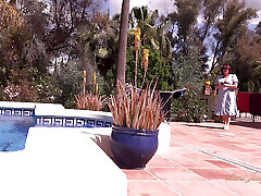 JudysXXX-丰满的旅游摩洛伊斯兰解放阵线JoJo罗宾逊是失去了在度假和需要你的帮助POV