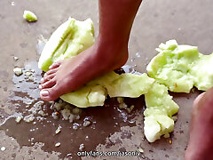 Got so horny I ended up fucking a honey dew melon
