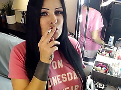 bella milf naturale fumo