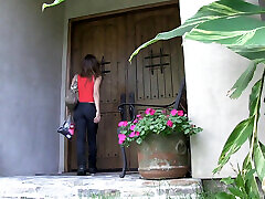 Filthy MILF photographer tries to take advantage of a apenas legao teen