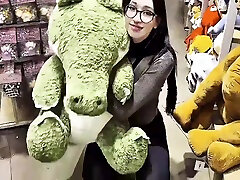 She Won A miel sixy video Alligator Toy And Was Very Thankful Ft. Amberzinha free 8 Min With Amber Kai