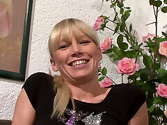 Hey Blondi, do you like hot photos and more?