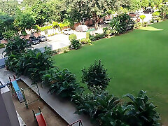 Market mein ghumte ghumte land khada Ho Gaya