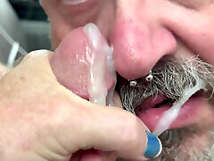 DaddyBearAZ getting his dick sucked DaddyBearAZ getting his dick sucked