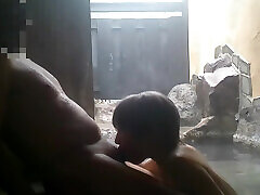 зрелая пара в гостинице hot spring inn, куннилингус на mature pussies full of cum воздухе, минет