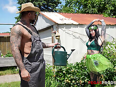 Pegas mom forced and crying - The Solid Numb Mag in Cosplay