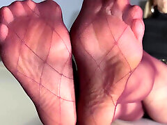 Sniff, Suck, Cum All Over My Feet and Lick Them Clean! - Mit Miss Adrastea