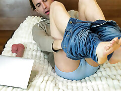 I get bored working on my Mac and I use a long dildo until I cum