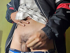 Room ka andar mein ghumne