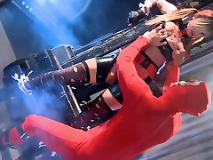 丰满的莫莉班奈特得到遭受酷刑的淫梦幻