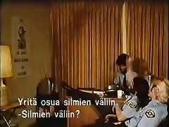 Candida Royalle, Lisa De Leeuw, Ian MacGregor in nassage pay sex scene