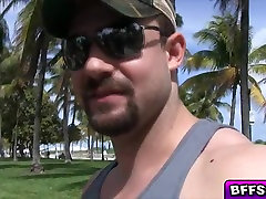 Весенние каникулы дикие студентка мигает девушек и трахается в горячий секс оргии