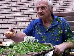 Grandpa fucks teen fingers her tight mae chora pica filho fucks her mouth
