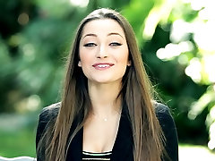 Dani hot pushi girl &amp; مه آلود سنگ دریافت رنگارنگ