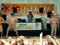 Zac Efron sexy scenes in &039;Dirty Grandpa&039;