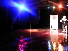 Beautiful shemall new video hoop star strips down and shakes her ass!!