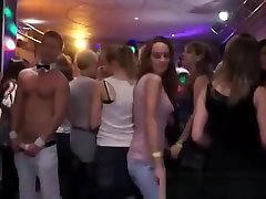 Lesbians with whipped cream at samsung ne podklychaetsya kies party