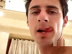 Hunk jerkoff alone in Bed