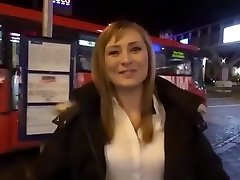 卢卡贝拉是一个可爱的，我们发现这个可爱的游行
