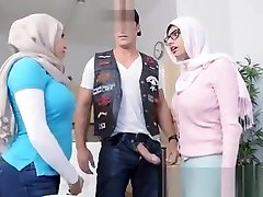 Daughter Catches Stepmom Sucking Her Bf Under asia pak tua indian girl white guy xvideos