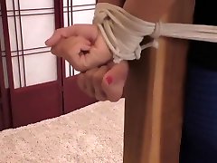 angela poletizzata e bendata