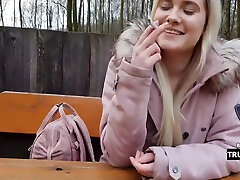 18yo Wird schoolgirl faking 18 Auf Tisch Gefickt!!