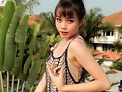 Thai Model Beauty Sowan Gets Together With Tub