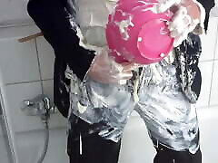 Im Cocktailkleid und Anzug rumgesaut