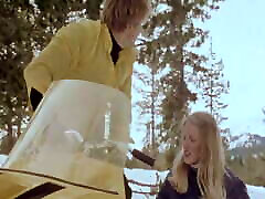 Swinging Ski Girls 1975, US, saxe video haha com movie, DVD rip