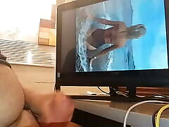 Masturbating and seeing pictures of this beauty