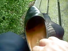 Executive wants you to remove the smashed chocoof his soles