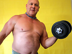 Big hairy Gay men man musclebear Muscle daddy is shaving Bodybuilder